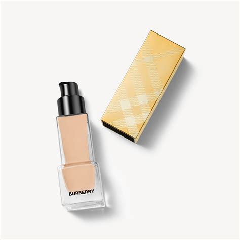 burberry ultimate glow foundation|burberry ultimate glow fluid.